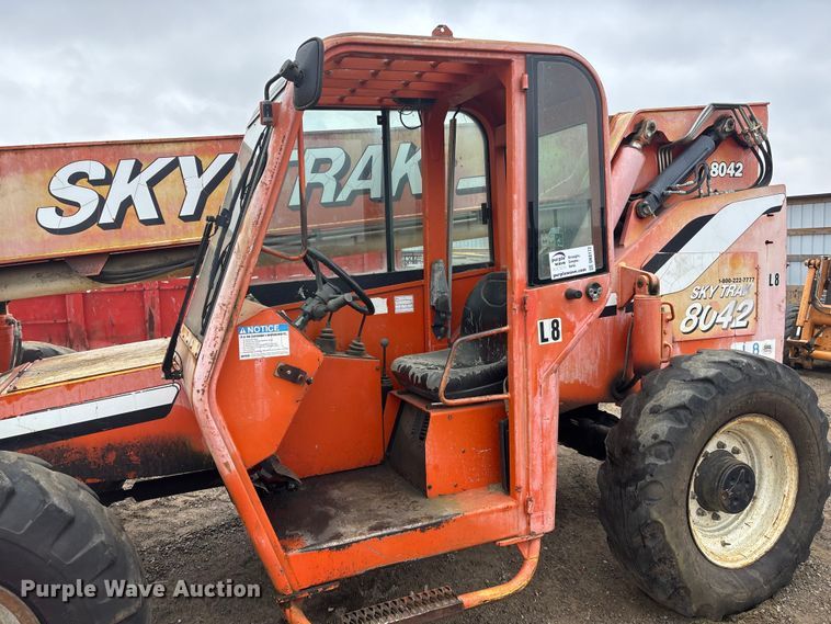 image for item DK0172 2004 Sky track 8042 telehandler