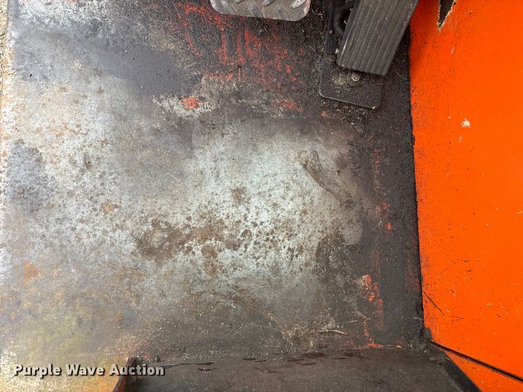 image for item DK0172 2004 Sky track 8042 telehandler