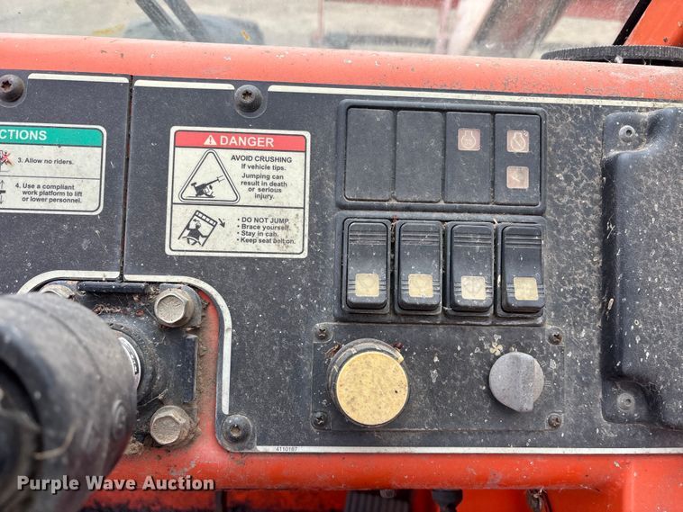 image for item DK0172 2004 Sky track 8042 telehandler