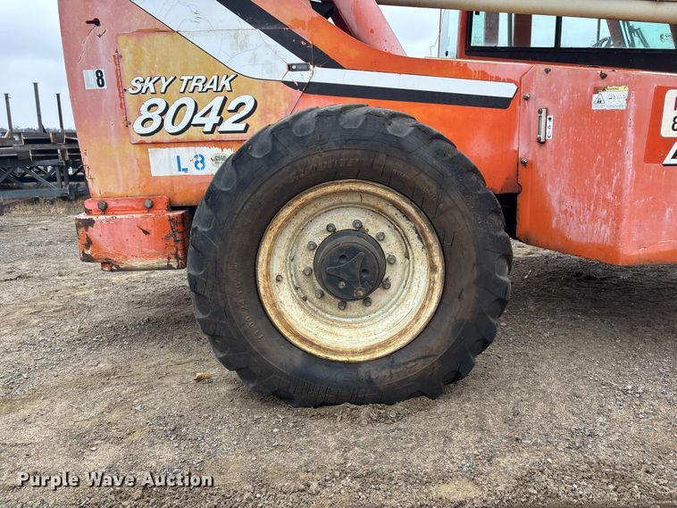 image for item DK0172 2004 Sky track 8042 telehandler