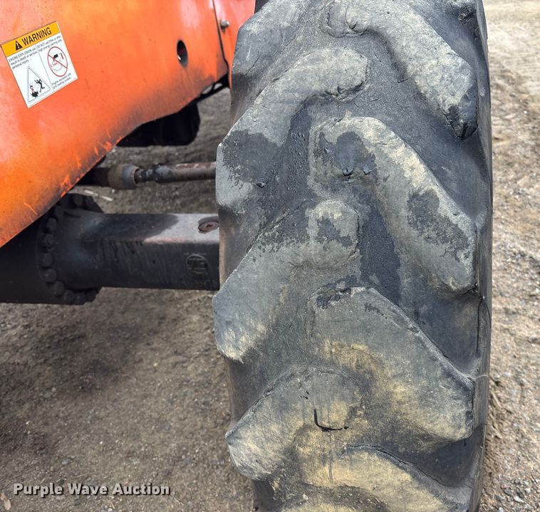 image for item DK0172 2004 Sky track 8042 telehandler