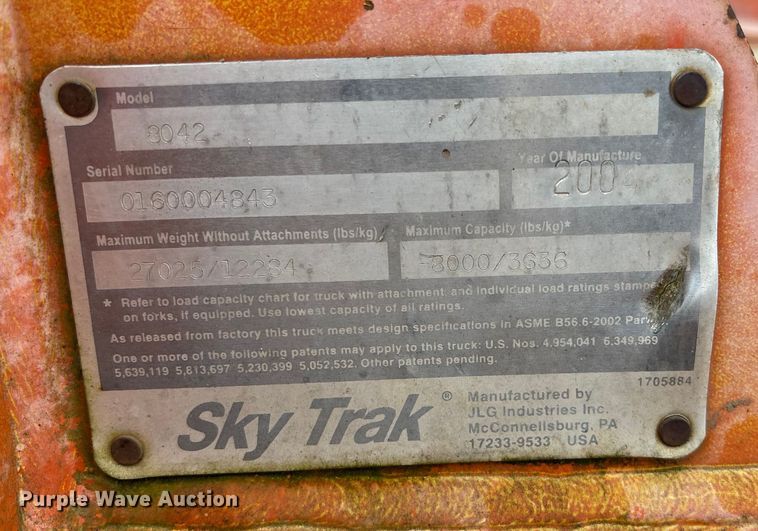 image for item DK0172 2004 Sky track 8042 telehandler