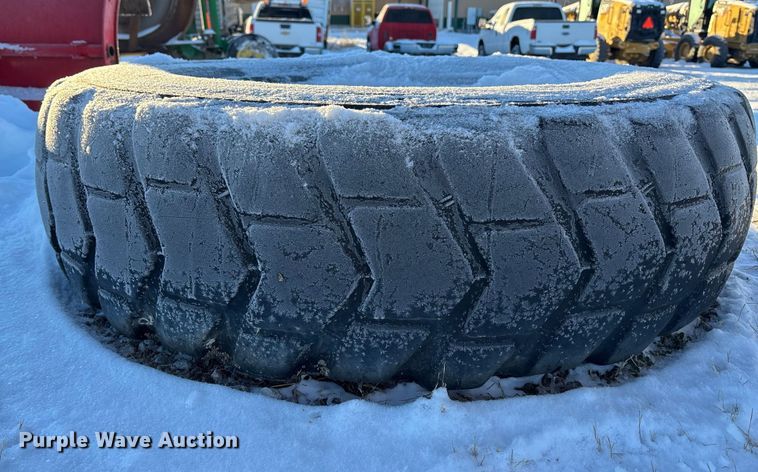 image for item DK0174 (9) 14R24 tires