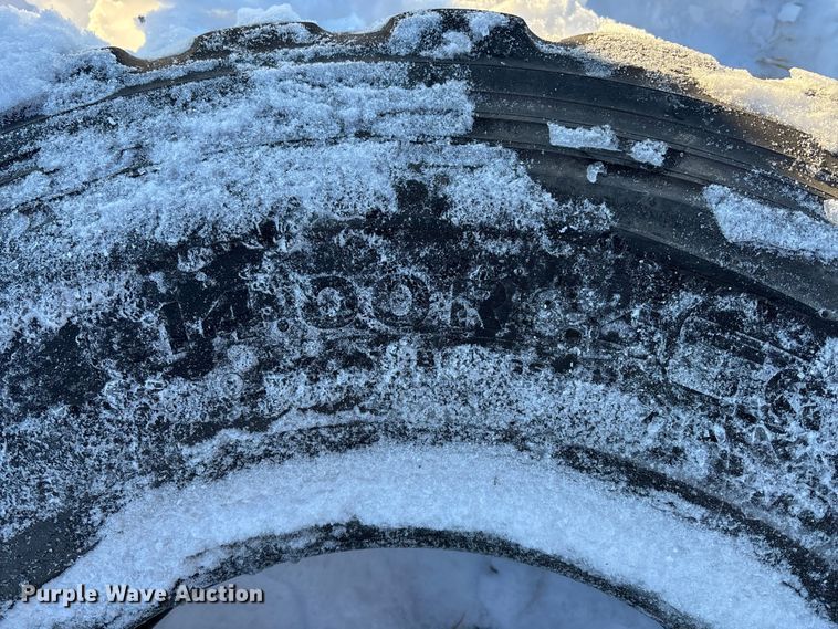 image for item DK0174 (9) 14R24 tires