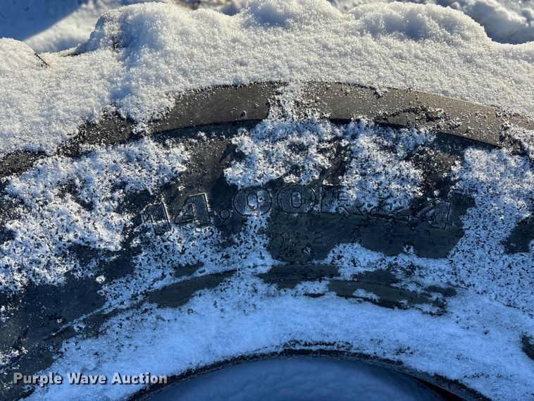 image for item DK0180 (8) 14R24 tires