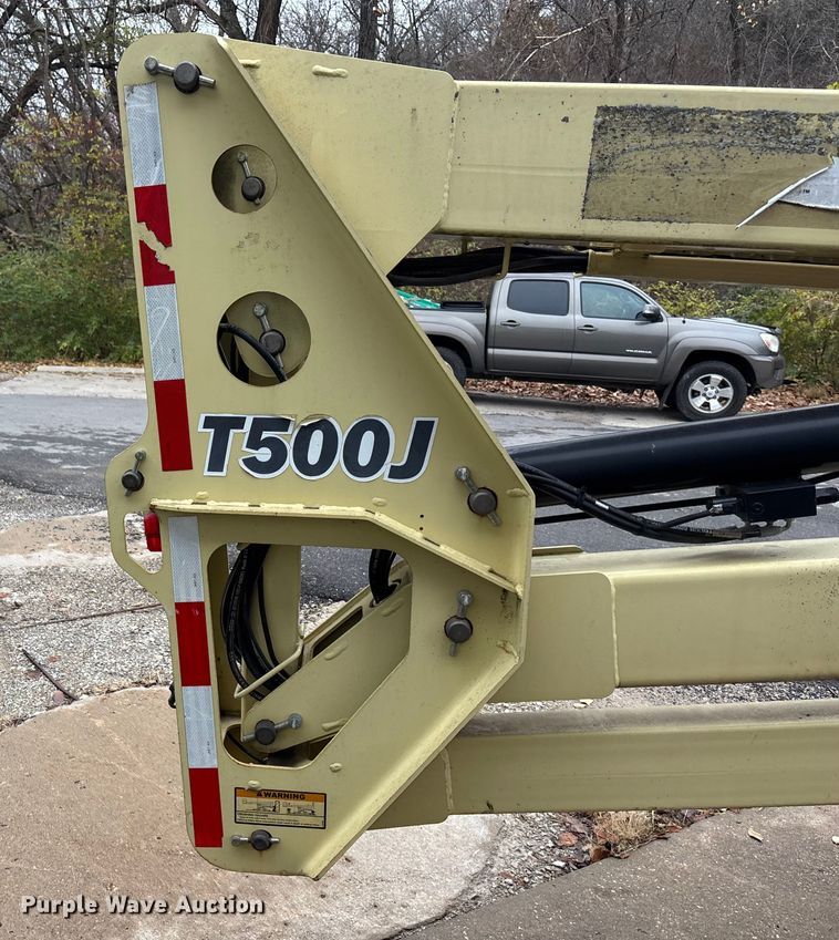 image for item DK0184 2012 JLG T500J boom lift