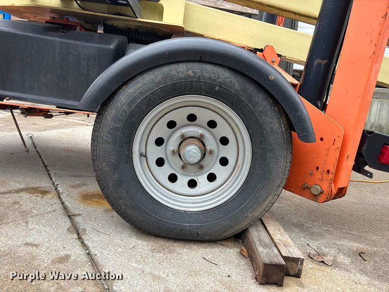 image for item DK0184 2012 JLG T500J boom lift