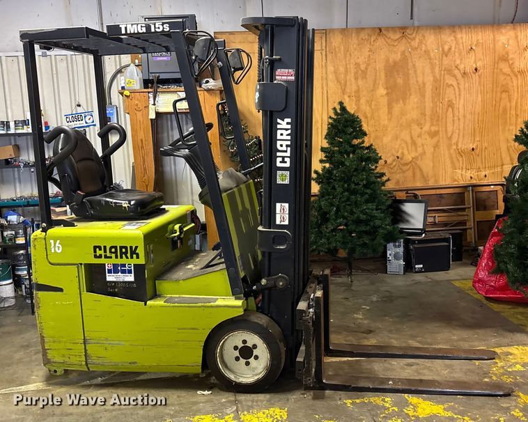 image for item DK0188 Clark TMG15S forklift