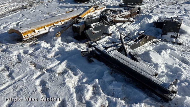 image for item DK0190 Henke wing plow