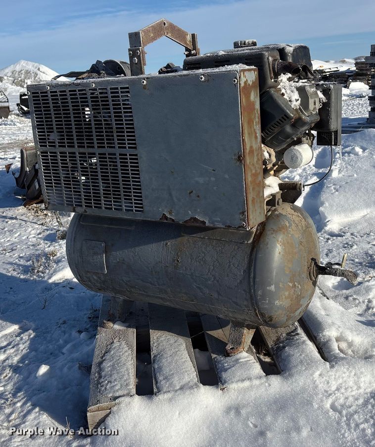 image for item DK0191 Ingersoll Rand 2475 air compressor