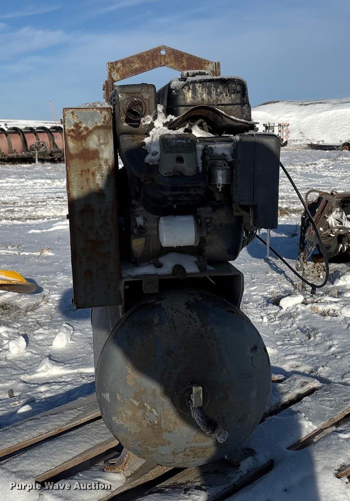 image for item DK0191 Ingersoll Rand 2475 air compressor