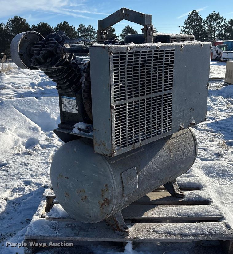 image for item DK0191 Ingersoll Rand 2475 air compressor