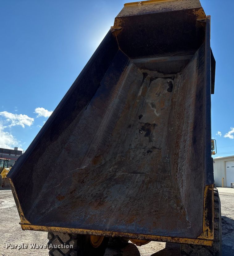 image for item DK0197 1998 Volvo A25C 6x6 articulated haul truck