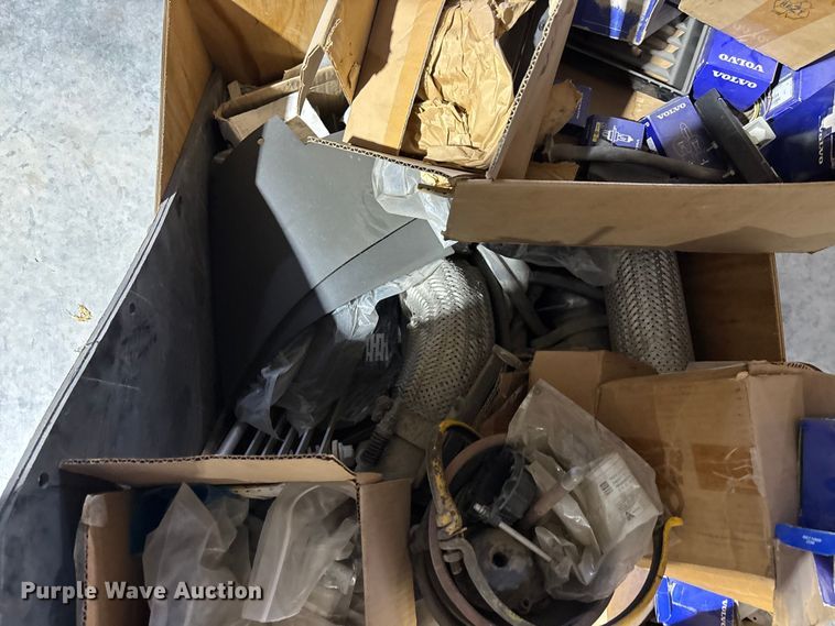 image for item DK0197 1998 Volvo A25C 6x6 articulated haul truck