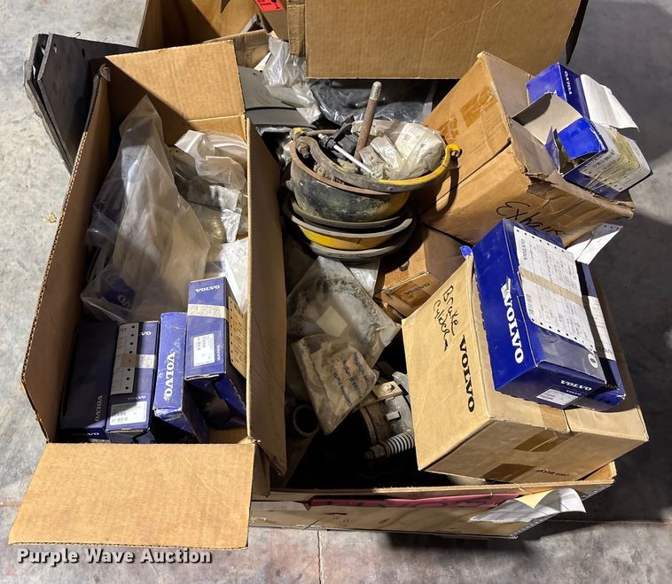 image for item DK0197 1998 Volvo A25C 6x6 articulated haul truck