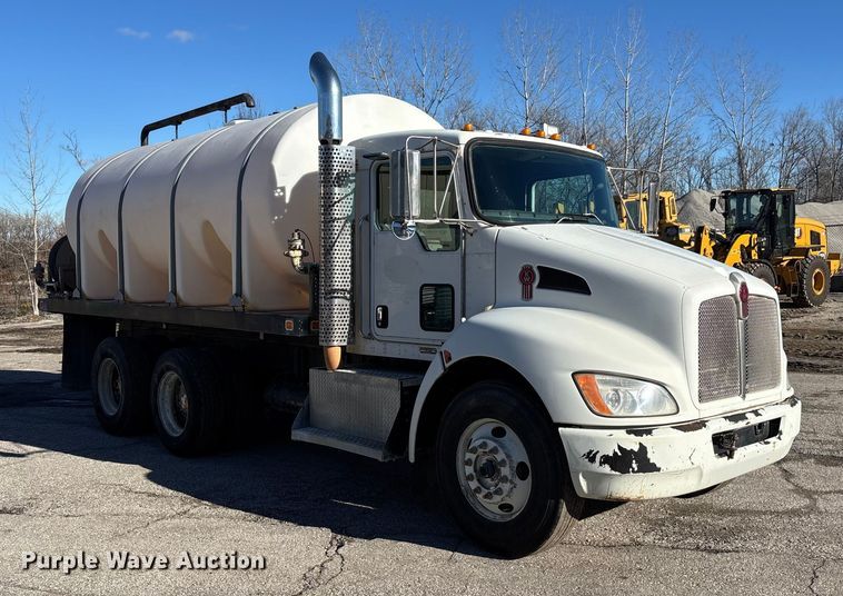 image for item DK0198 2009 Kenworth T370 water truck