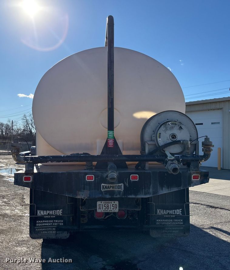 image for item DK0198 2009 Kenworth T370 water truck