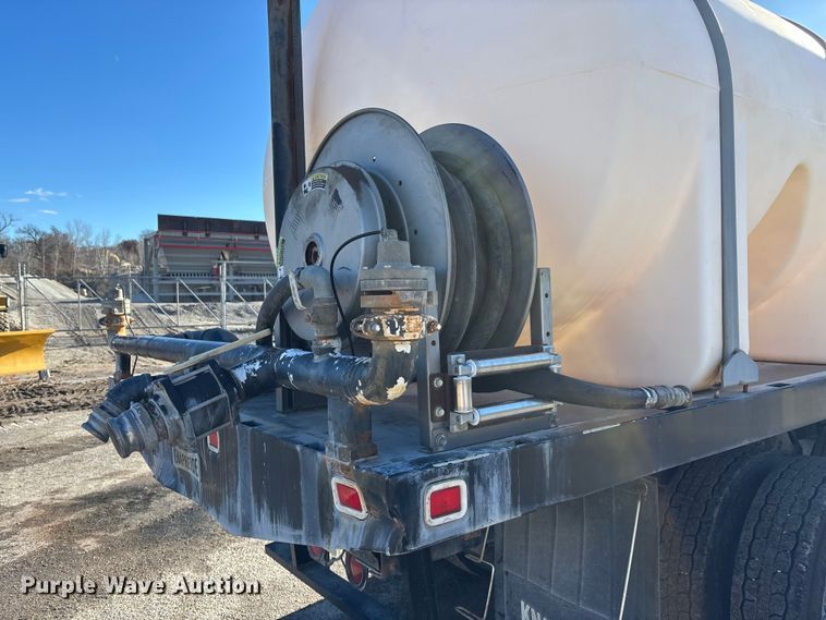 image for item DK0198 2009 Kenworth T370 water truck