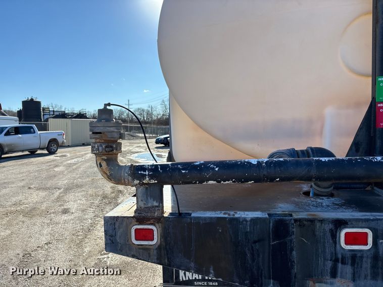 image for item DK0198 2009 Kenworth T370 water truck