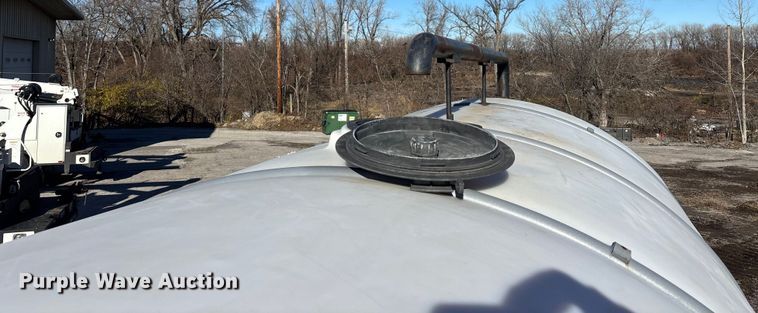 image for item DK0198 2009 Kenworth T370 water truck