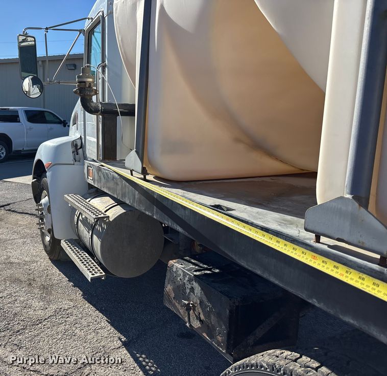 image for item DK0198 2009 Kenworth T370 water truck