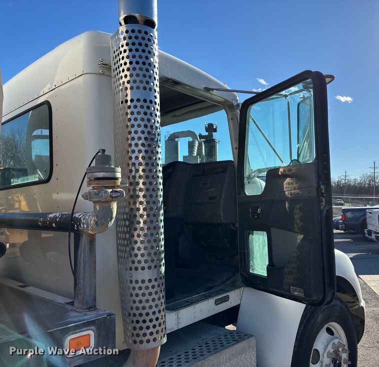 image for item DK0198 2009 Kenworth T370 water truck