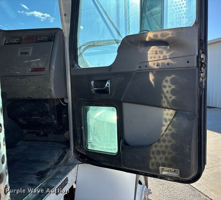 image for item DK0198 2009 Kenworth T370 water truck