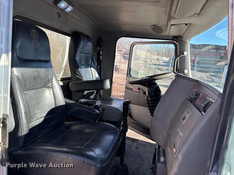 image for item DK0198 2009 Kenworth T370 water truck