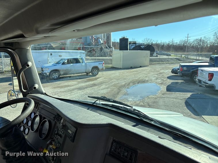 image for item DK0198 2009 Kenworth T370 water truck