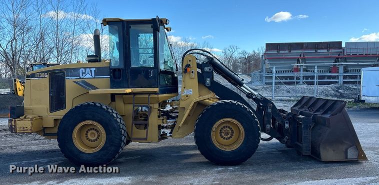 CARGADOR FRONTAL 2004 CATERPILLAR IT38G