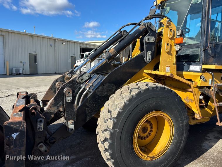 image for item DK0201 2004 Caterpillar IT38G wheel loader