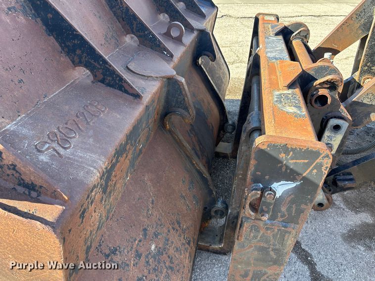 image for item DK0201 2004 Caterpillar IT38G wheel loader