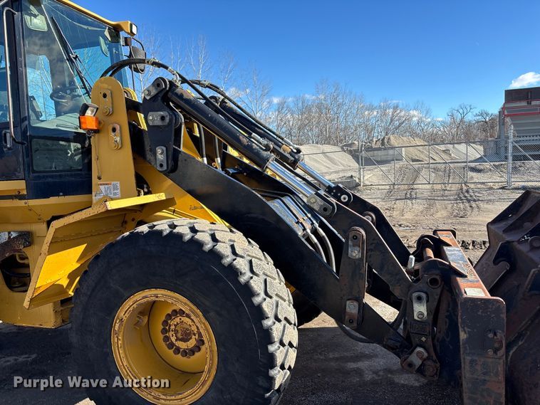 image for item DK0201 2004 Caterpillar IT38G wheel loader