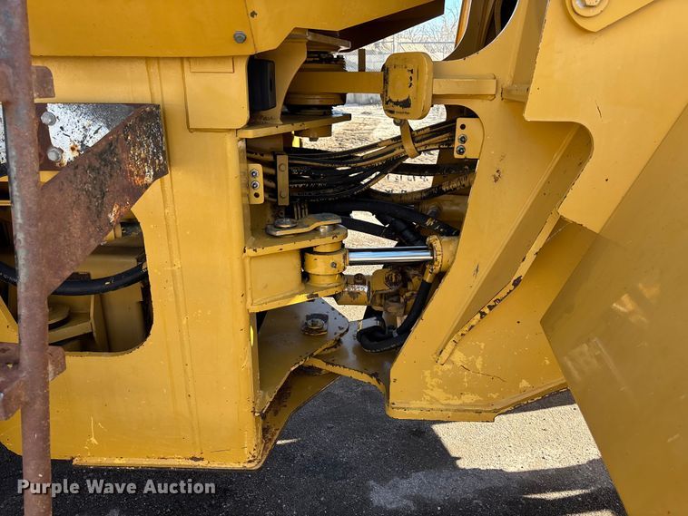 image for item DK0201 2004 Caterpillar IT38G wheel loader