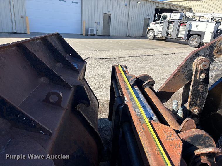 image for item DK0201 2004 Caterpillar IT38G wheel loader