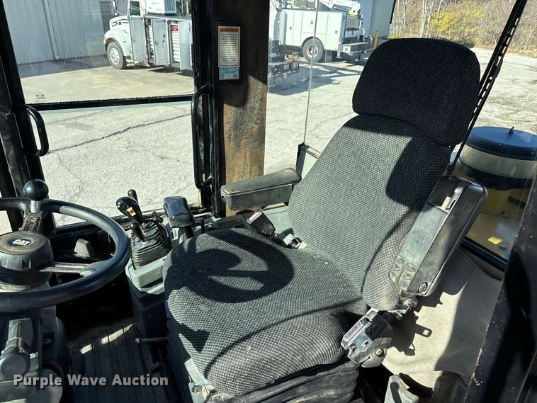 image for item DK0201 2004 Caterpillar IT38G wheel loader