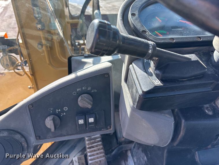 image for item DK0201 2004 Caterpillar IT38G wheel loader