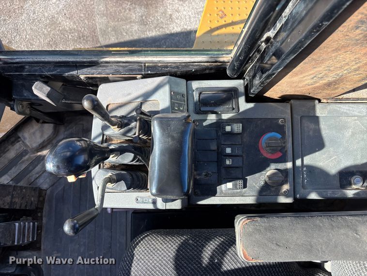 image for item DK0201 2004 Caterpillar IT38G wheel loader