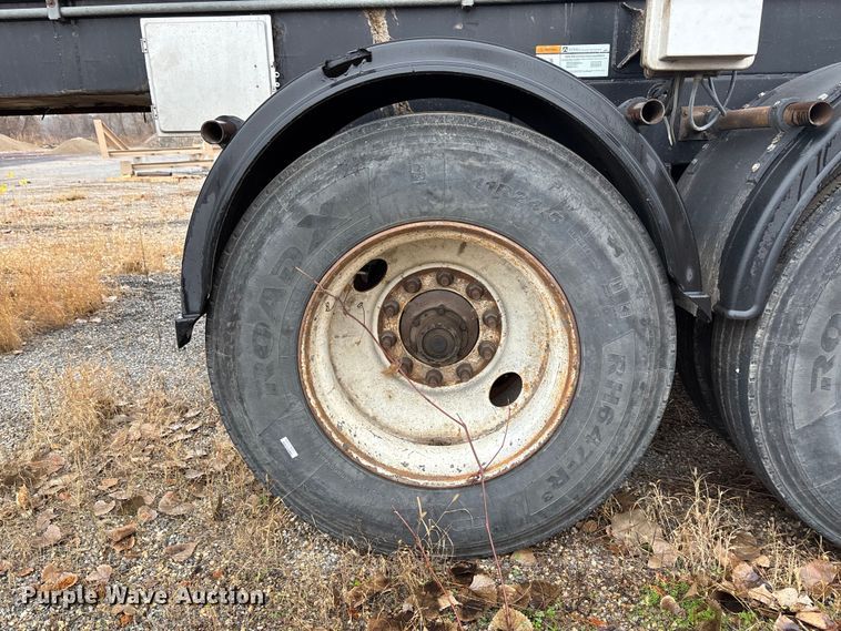 image for item DK0212 2006 Trail King Olb 236 live bottom trailer