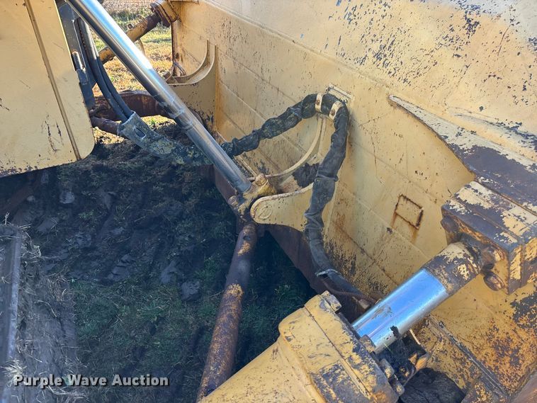 image for item DK0213 1996 John Deere 850 C dozer