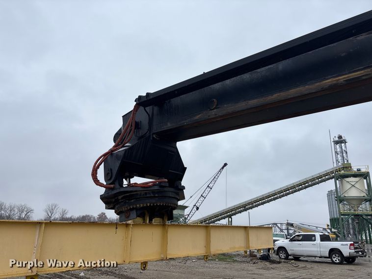 image for item DK0222 1998 Hyster RS46-35CH reach stacker