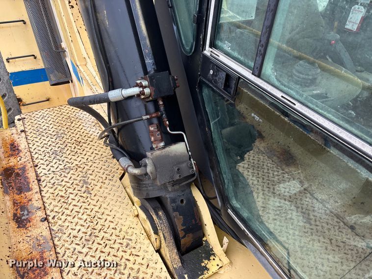 image for item DK0222 1998 Hyster RS46-35CH reach stacker
