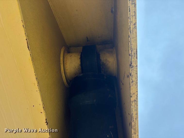 image for item DK0222 1998 Hyster RS46-35CH reach stacker