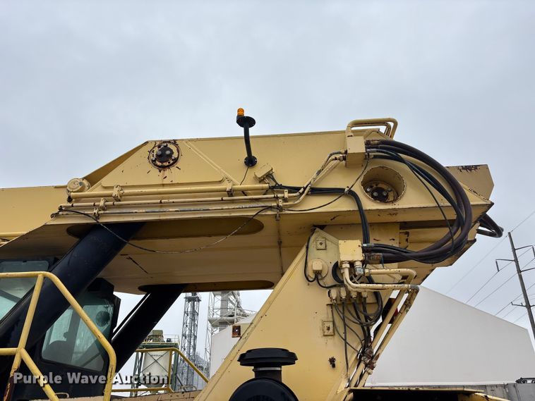 image for item DK0222 1998 Hyster RS46-35CH reach stacker