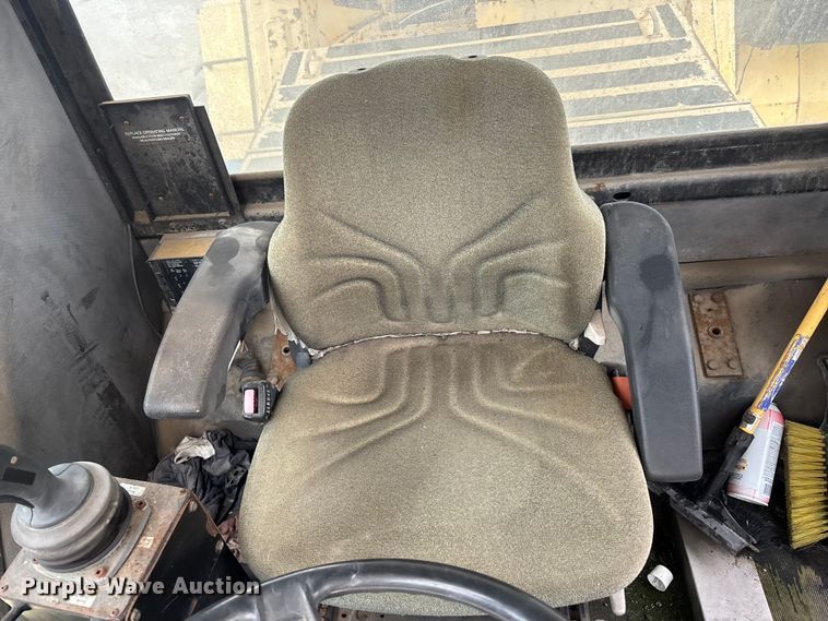 image for item DK0222 1998 Hyster RS46-35CH reach stacker