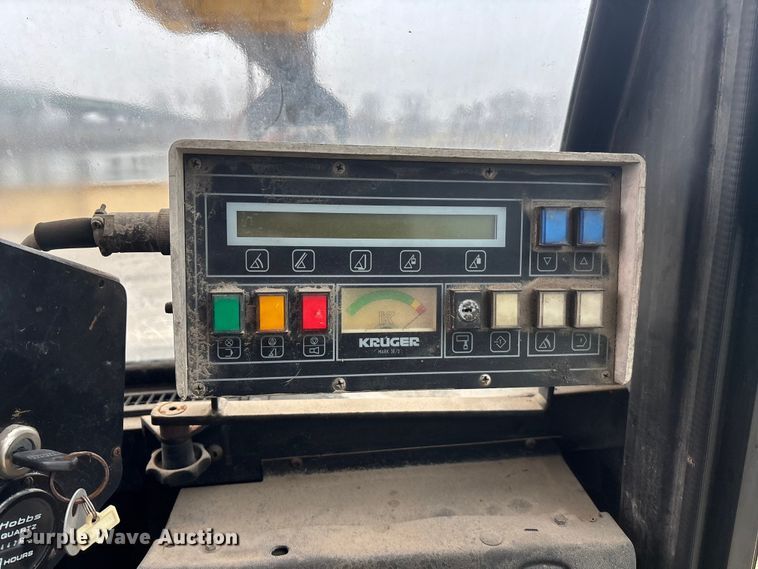 image for item DK0222 1998 Hyster RS46-35CH reach stacker