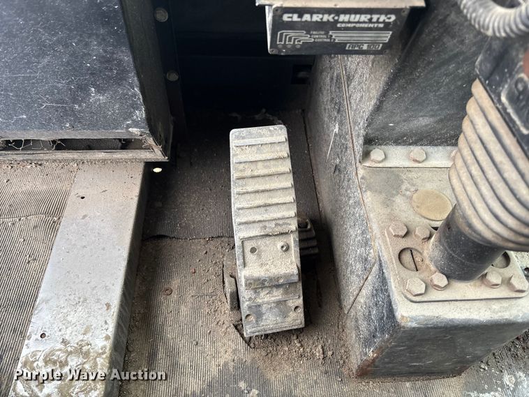 image for item DK0222 1998 Hyster RS46-35CH reach stacker