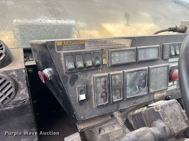 image for item DK0222 1998 Hyster RS46-35CH reach stacker