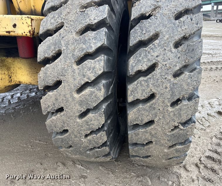 image for item DK0222 1998 Hyster RS46-35CH reach stacker