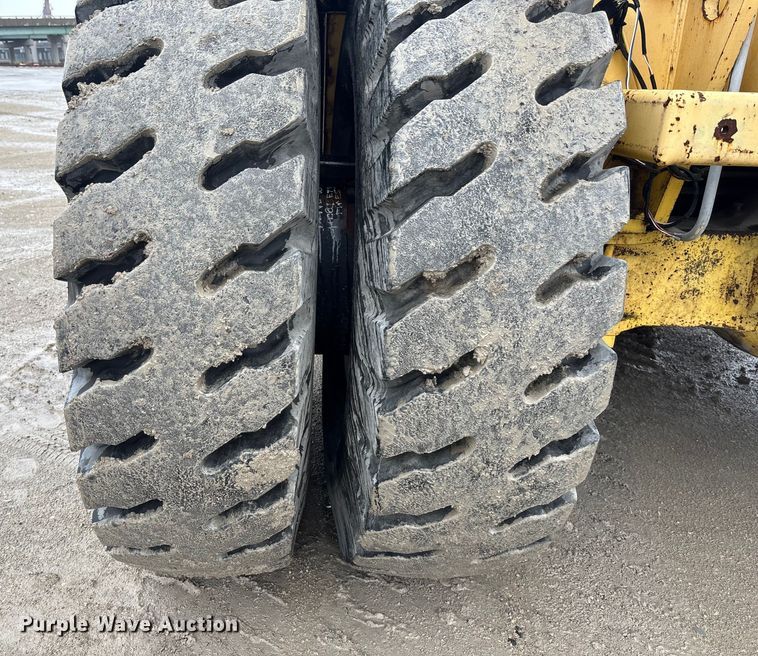 image for item DK0222 1998 Hyster RS46-35CH reach stacker